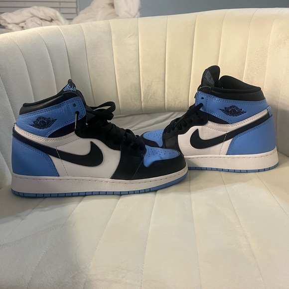 Jordan 1 Retro OG High UNC Toe - Picture 1 of 4